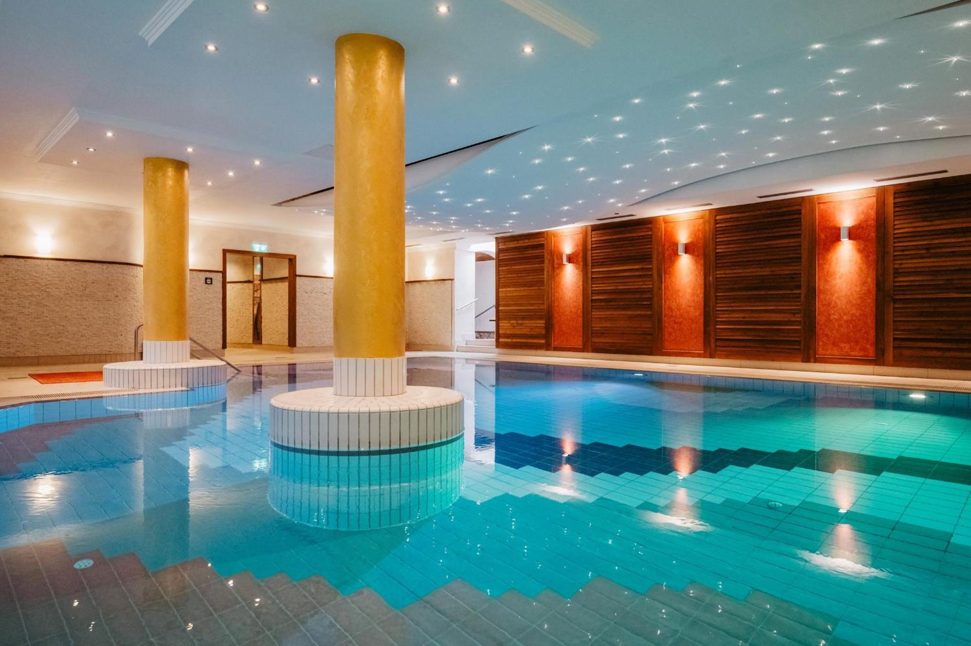 Churfuerstenhof Wellnesshotel باد بيرنباخ المظهر الخارجي الصورة